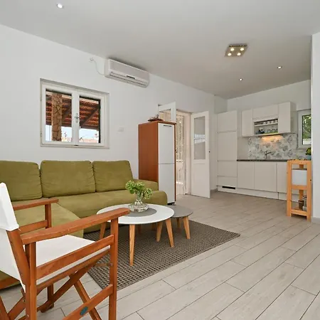 Apartment By The Sea Seget Vranjica, Trogir - 10438